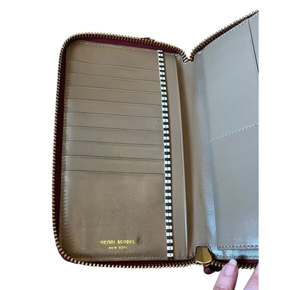 HENRI BENDEL Red Leather Zip Around Wallet 15 Credit Card Slots Lots Of Pockets - Picture 9 of 9
